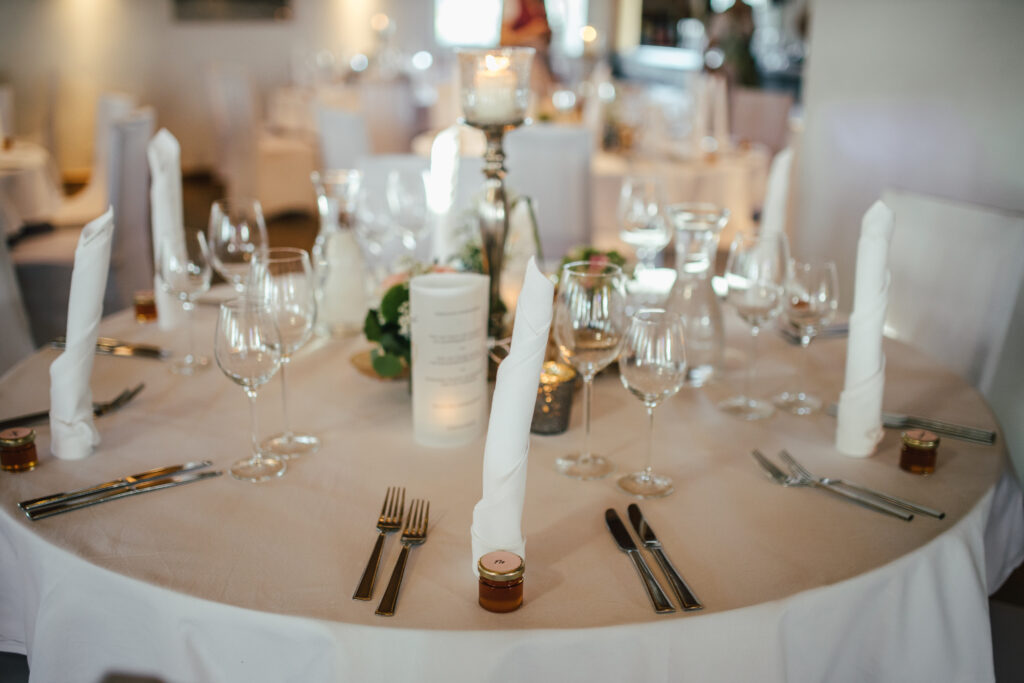table set glass white